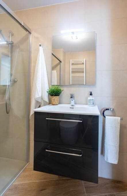 شقة Coimbra Etxea Precioso Piso Recien Estrenado بيرميو المظهر الخارجي الصورة
