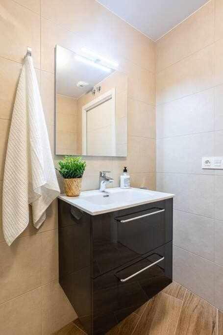 شقة Coimbra Etxea Precioso Piso Recien Estrenado بيرميو المظهر الخارجي الصورة