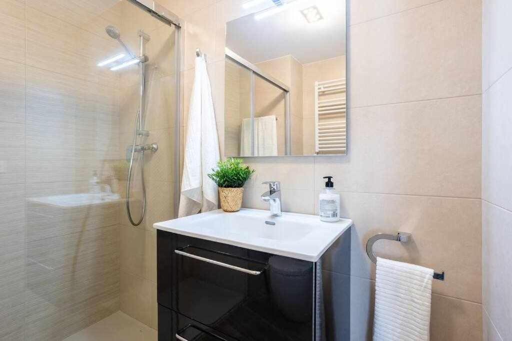 شقة Coimbra Etxea Precioso Piso Recien Estrenado بيرميو المظهر الخارجي الصورة